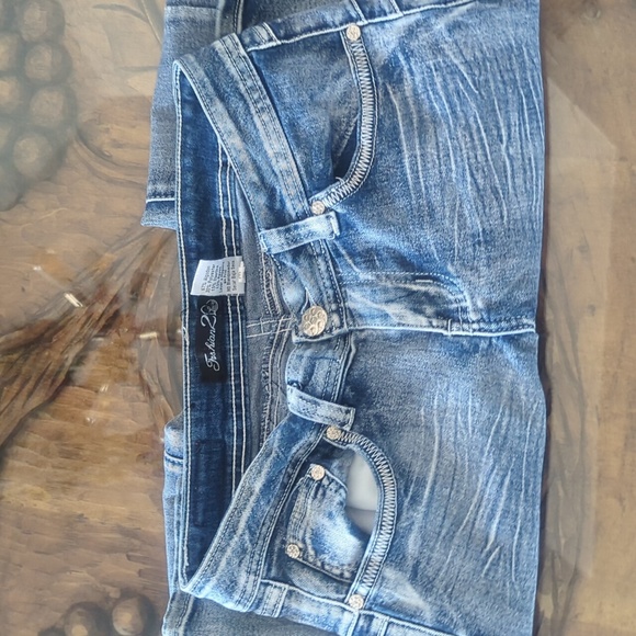 Fashion 2 love, Leopard and Bling design Jeans - Picture 2 of 3